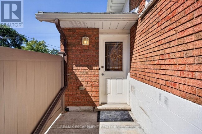 Building Photo - 294 Jones Rd