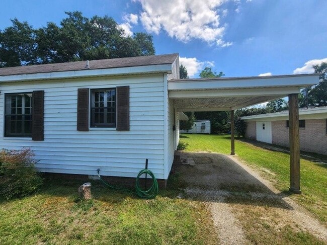 Foto del edificio - 407 Sullenberger Ave