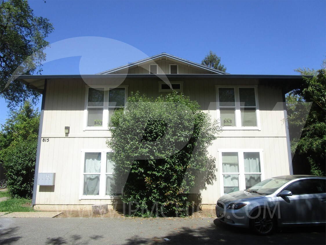 Primary Photo - 815 Hazel St