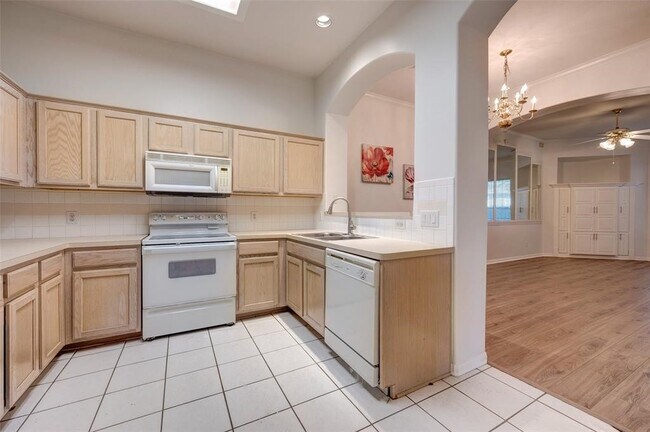 Foto del edificio - 2710 Grants Lake Blvd