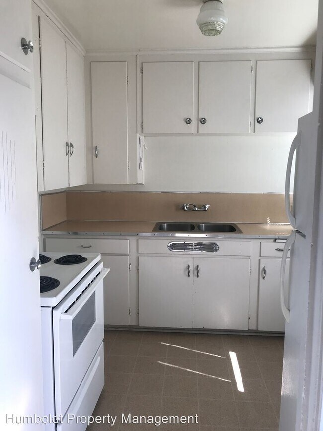 Building Photo - 1858 Hauser Ct