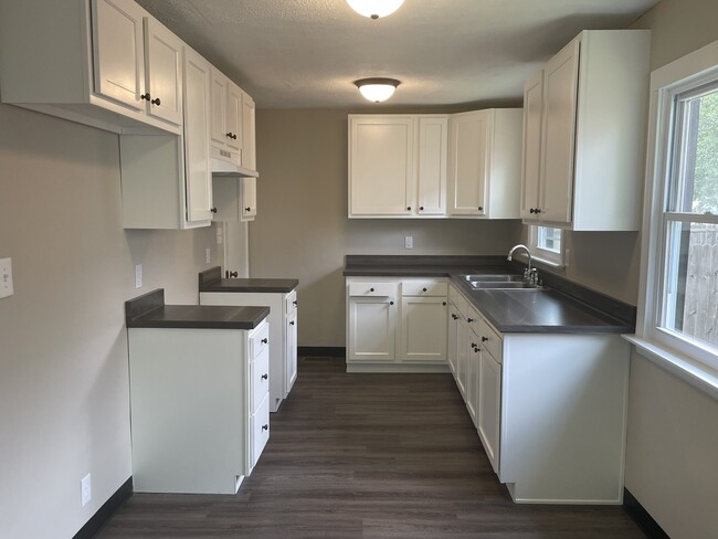 Building Photo - 3113 Larue Dr