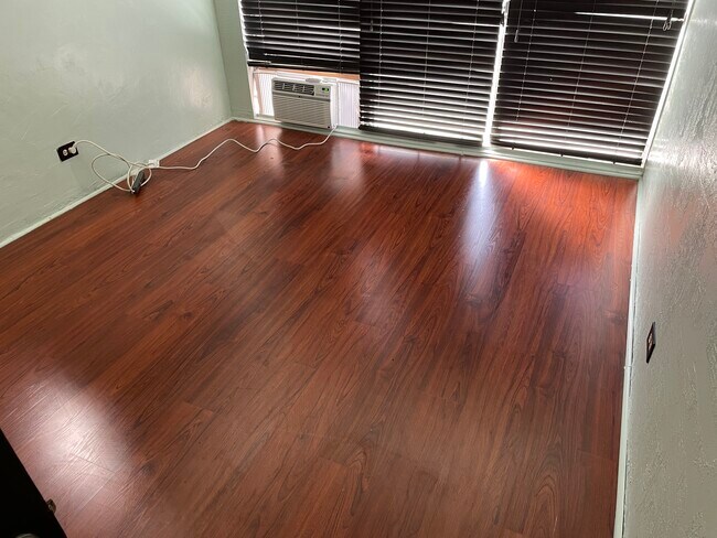 Foto del edificio - 904 Lunalilo St