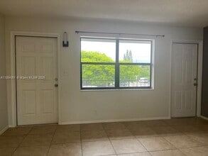 Building Photo - 5610 NE 18th Ave