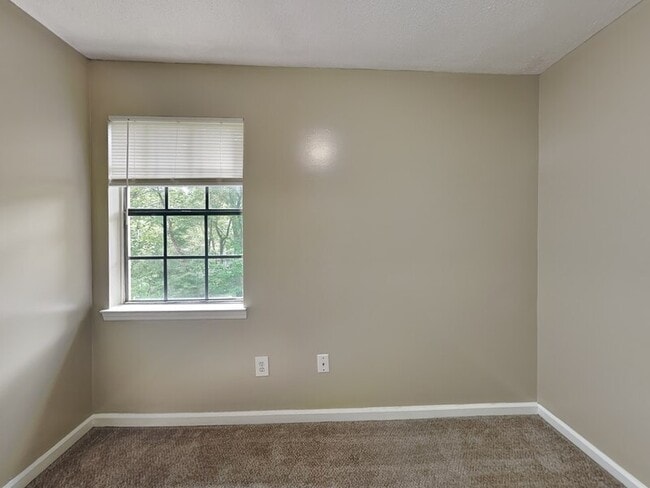 Building Photo - 1711 6th Pl Cir NW