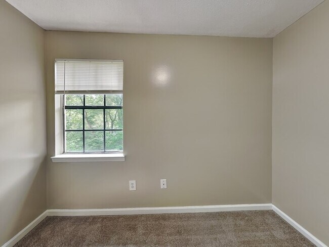 Foto del edificio - 1711 6th Pl Cir NW