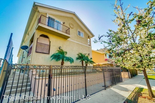 Building Photo - 3 br, 3 bath House - 1514 w. 207th street #B