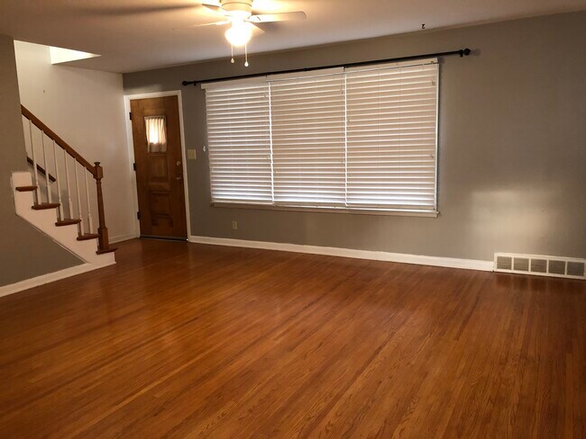 Building Photo - 3502 Tyrone Dr