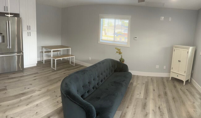 Living room - 917 Clemensen Ave House