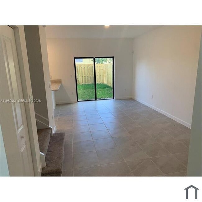 Building Photo - 2667 SE 28th Dr