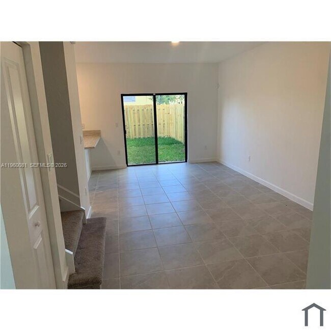 Foto del edificio - 2667 SE 28th Dr