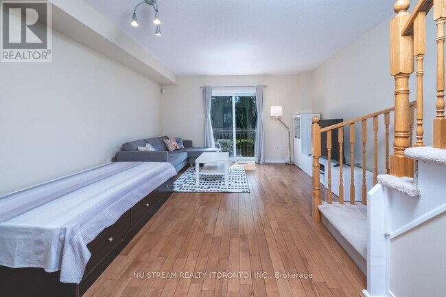 Photo du bâtiment - 1128 Dundas St W