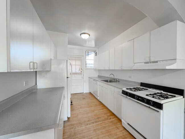 Building Photo - 4410 N Rockwell St