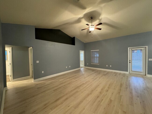Foto del edificio - Stunning 4 Bedroom