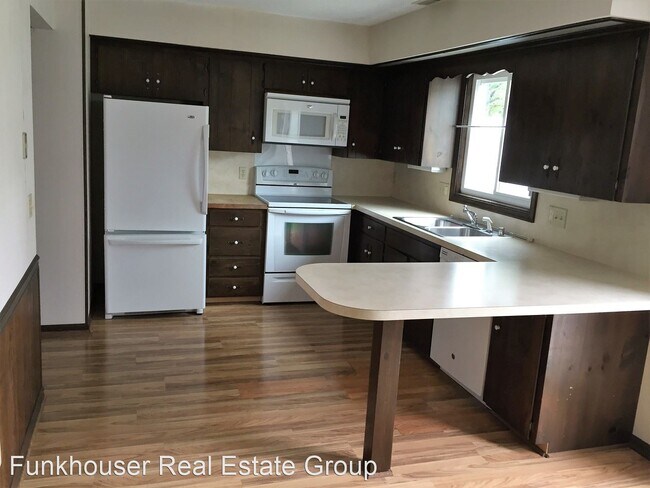 Building Photo - 3 br, 1.5 bath House - 19 Village Square