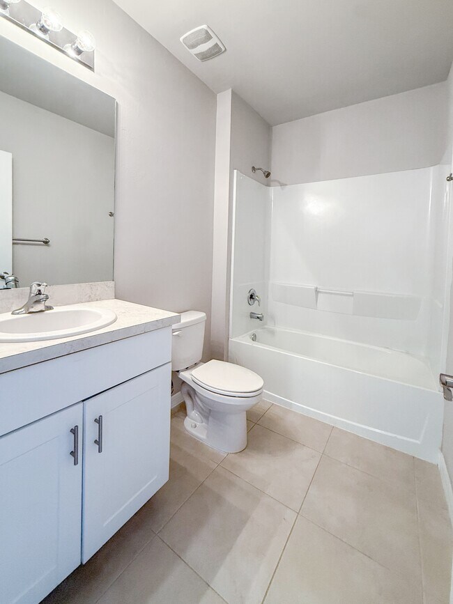 Foto del edificio - 8357 Matanzas Rd