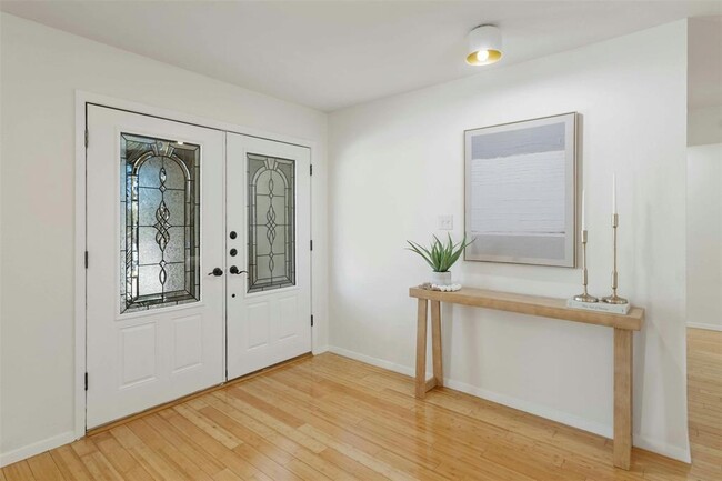 Building Photo - 2151 Barton Hills Dr
