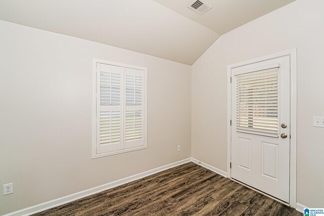 Foto del edificio - 331 Woodland Trl