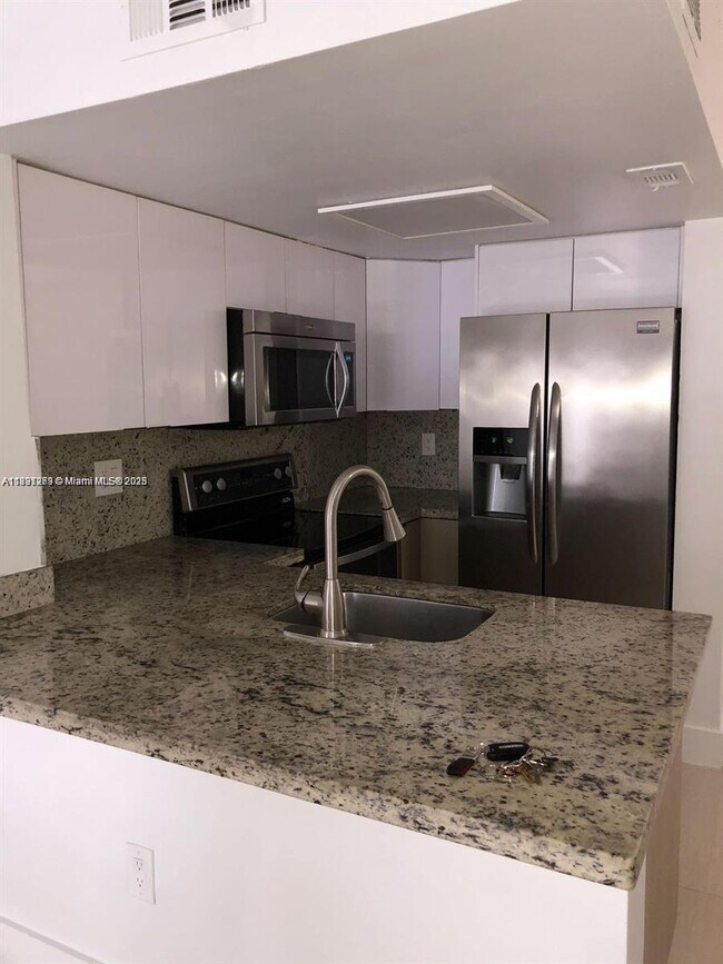 Foto del edificio - 8670 NW 6th Ln