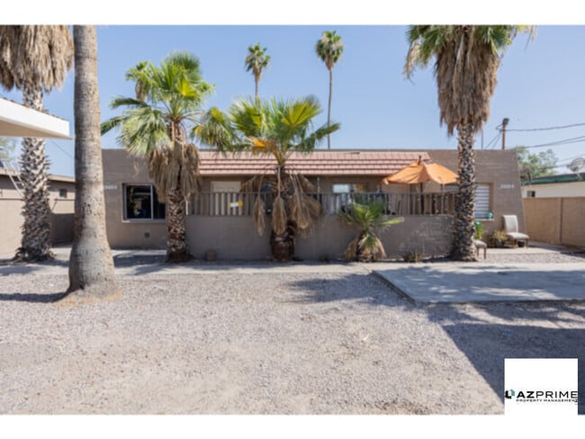 Building Photo - Experience this Newly Updated 2/1 Unit in ...