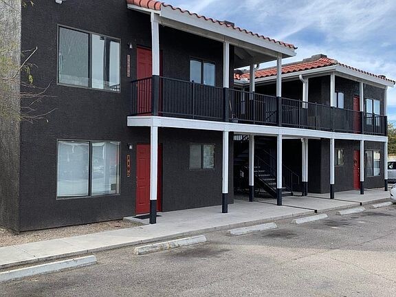 Foto principal - 309 W Elm St