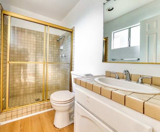 Foto del edificio - 1040 N Gardner St