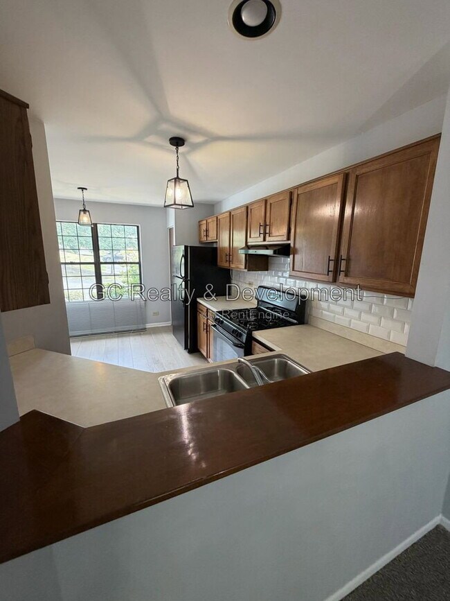 Building Photo - 222 Oak Knoll Ln