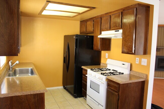 Foto del edificio - Available now! 2 bedroom/2 bath condo located in the Tanglewood Villas of Pomona!