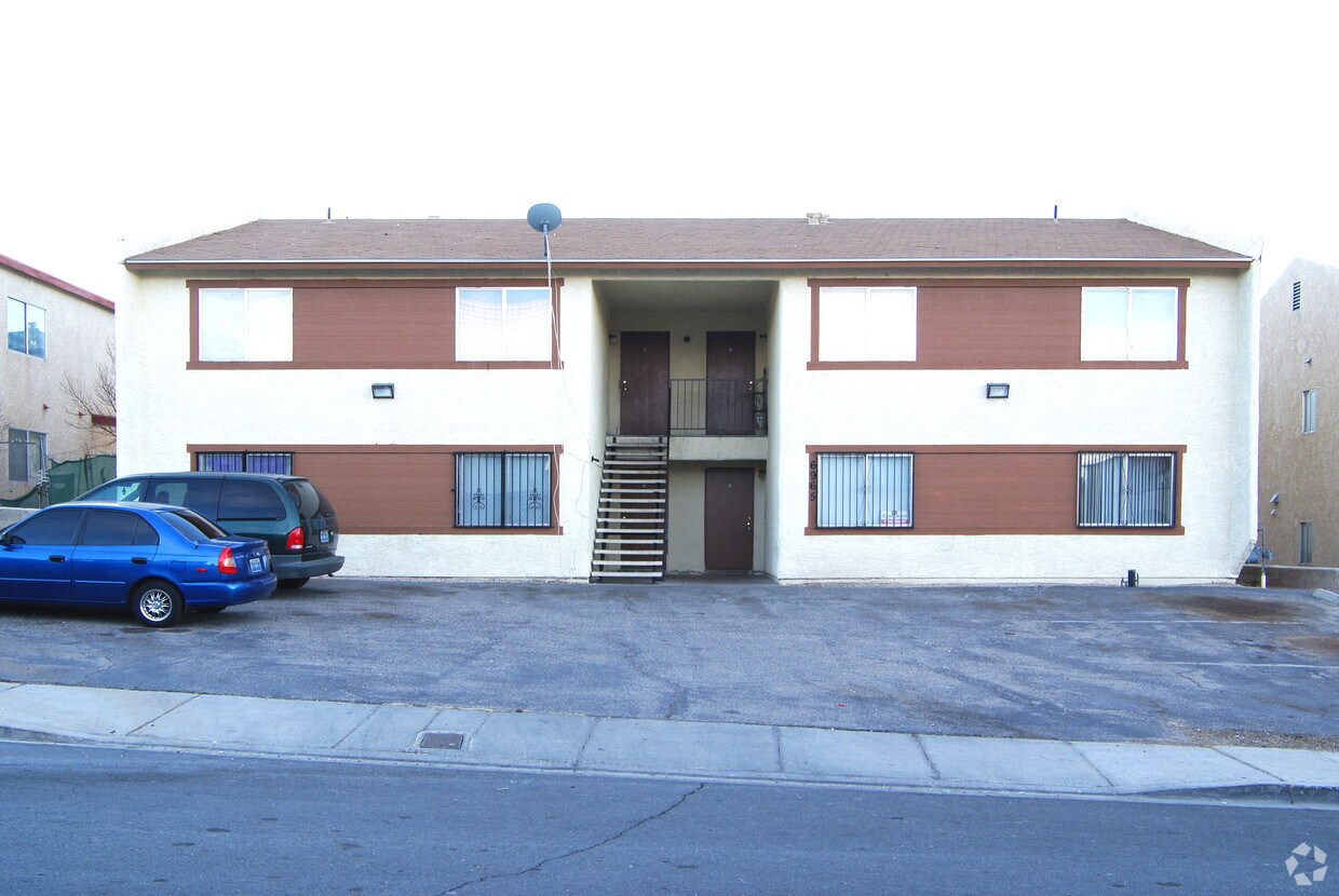 Building Photo - Sierra Sunrise