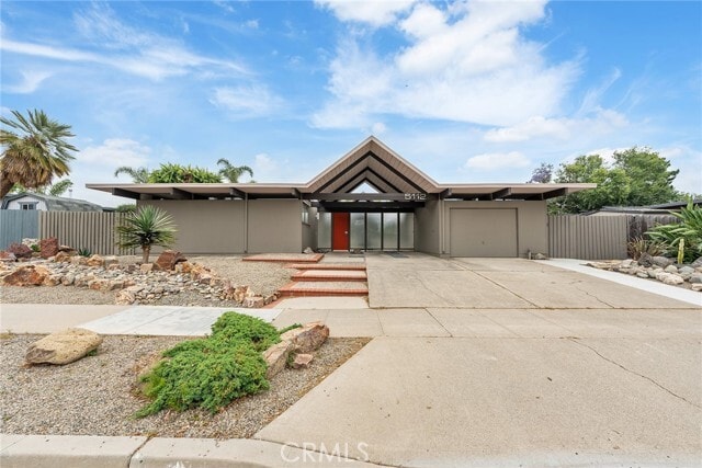 Building Photo - 5112 E Valencia Dr
