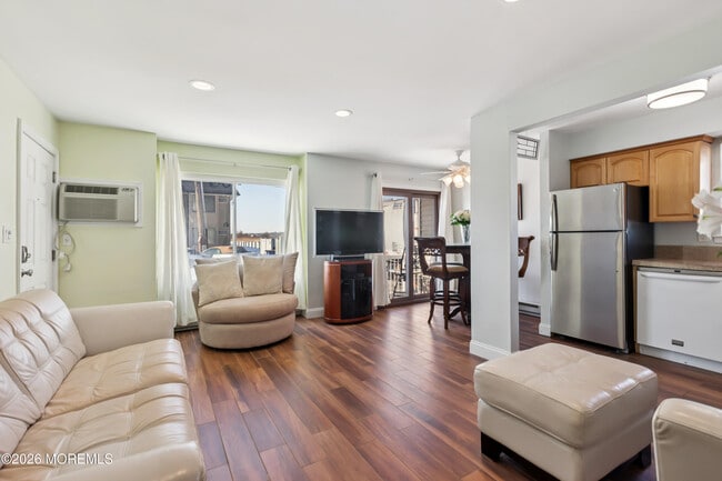 Building Photo - 1382 Ocean Ave