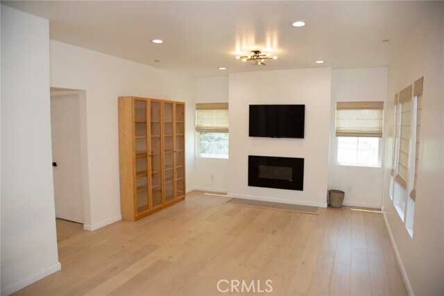 Foto del edificio - 448 Linwood Ave