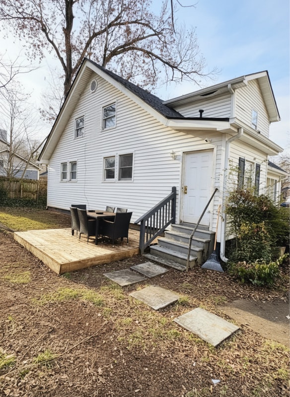 Photo - 132 Leslie St SE House