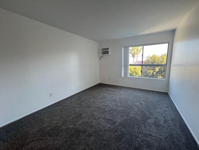 Habitación principal - 8780 Shoreham Dr