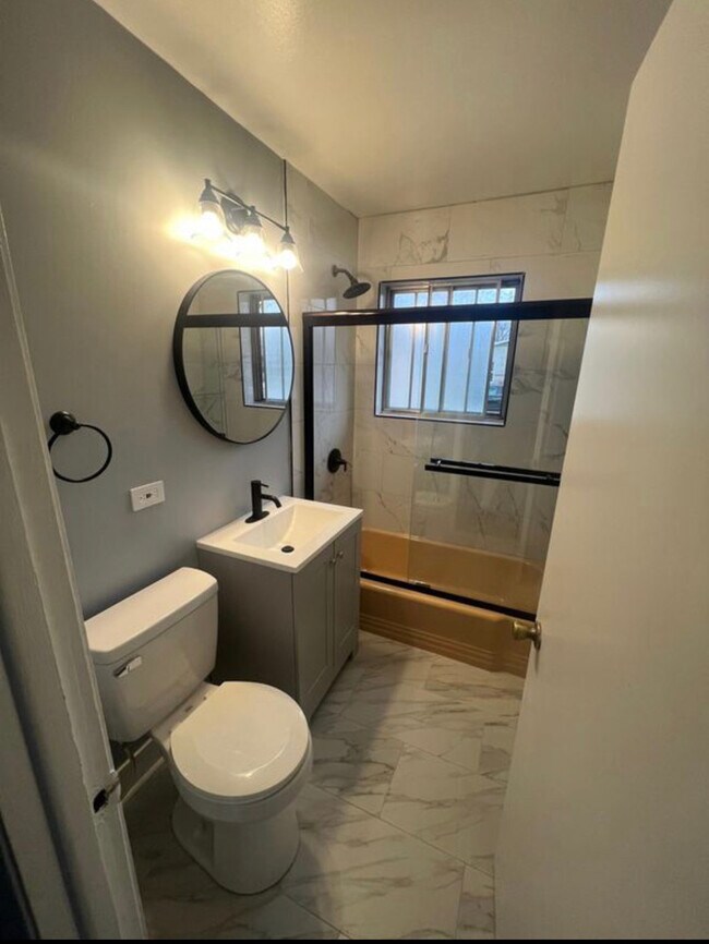 Foto del edificio - 5924 Monroe St