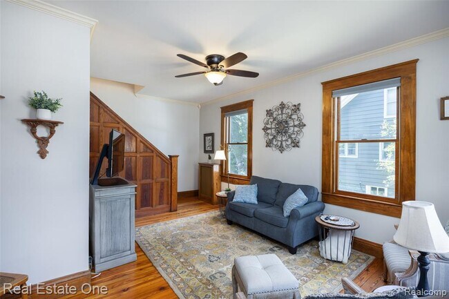 Building Photo - 703 1st St