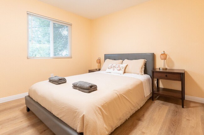 Foto del edificio - Contemporary New home in Monrovia