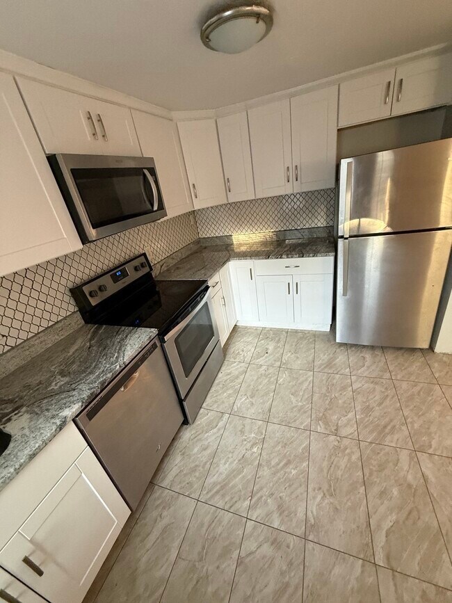 Building Photo - 11 Brownell Cir