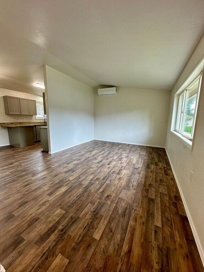 Building Photo - Sundance Home
