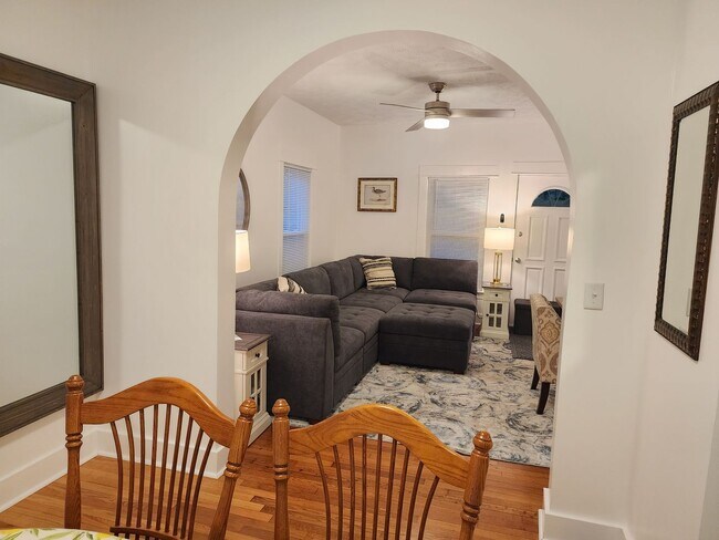 Foto del edificio - 256 Dickinson St SW