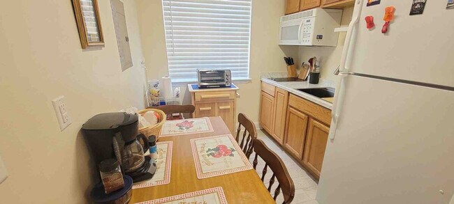 Foto del edificio - 1678 Beach Blvd