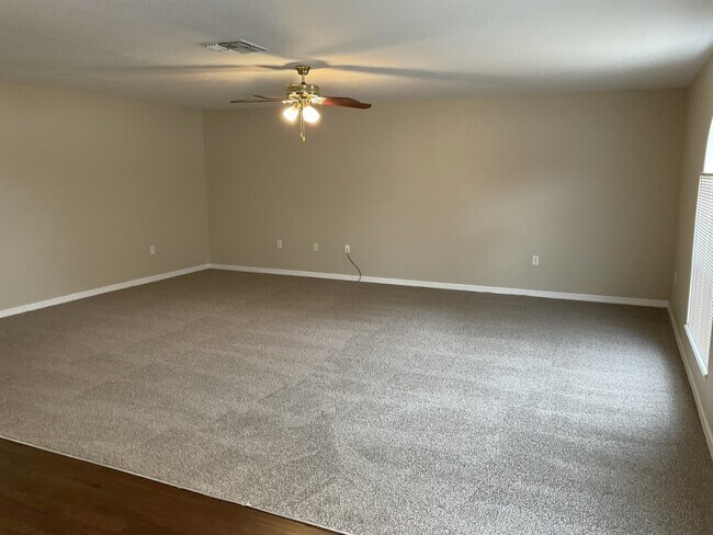 Building Photo - 5932 Royal Hills Cir