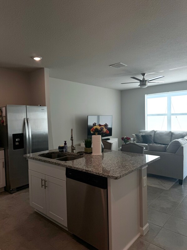 Foto del edificio - 5649 Mentmore Dr