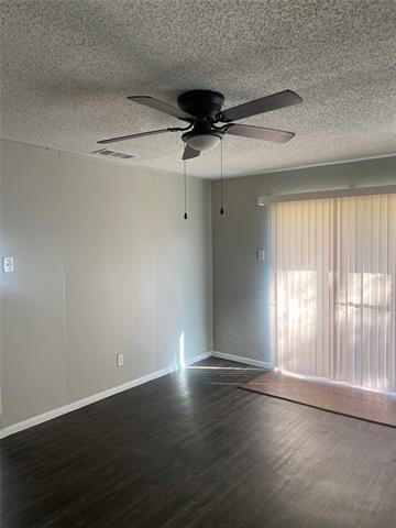 Foto del edificio - 6816 Balalaika Rd