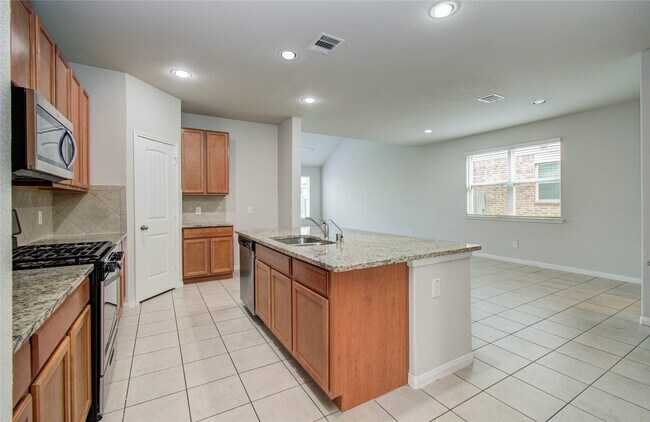 Building Photo - 24938 Pavarotti Pl