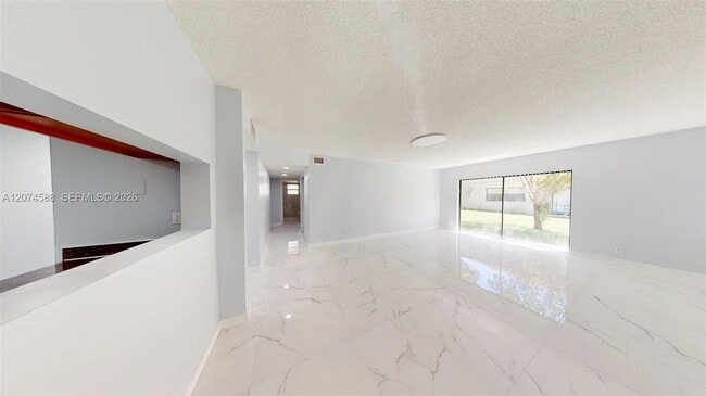 Building Photo - 3501 NW 114th Ln