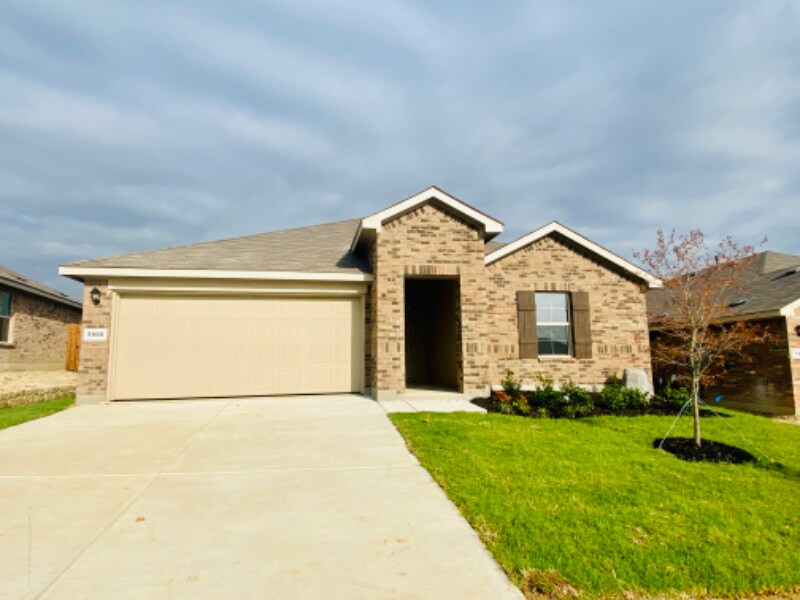 5900 Bull Crk Ln, Lantana, TX 76226 House for Rent in Lantana, TX