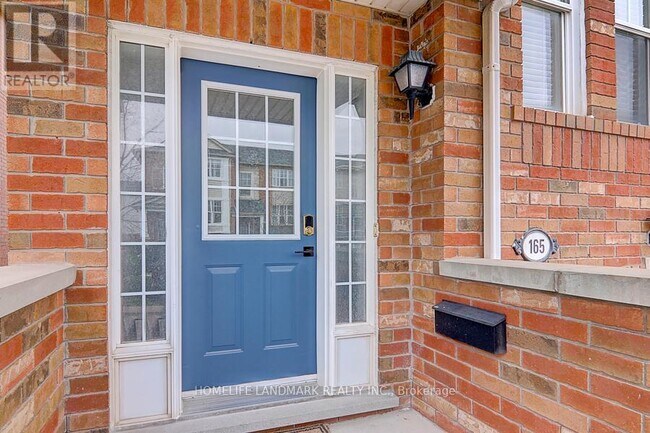 Photo du bâtiment - 5980-5980 Whitehorn Ave