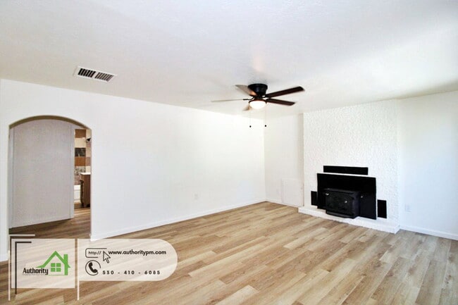 Building Photo - 3210 Veda St