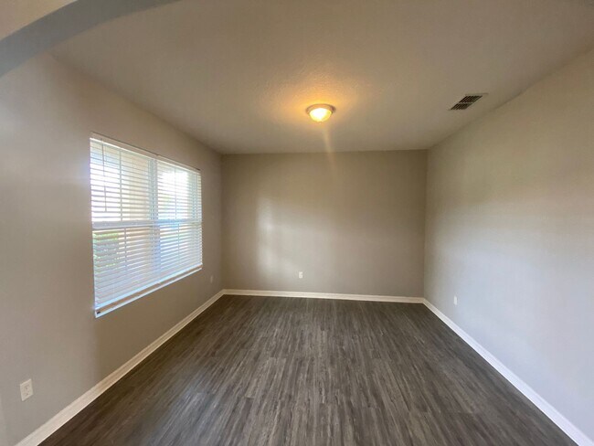 Building Photo - 4 Bedroom 2.5 Bath Home in Clermont for RENT!